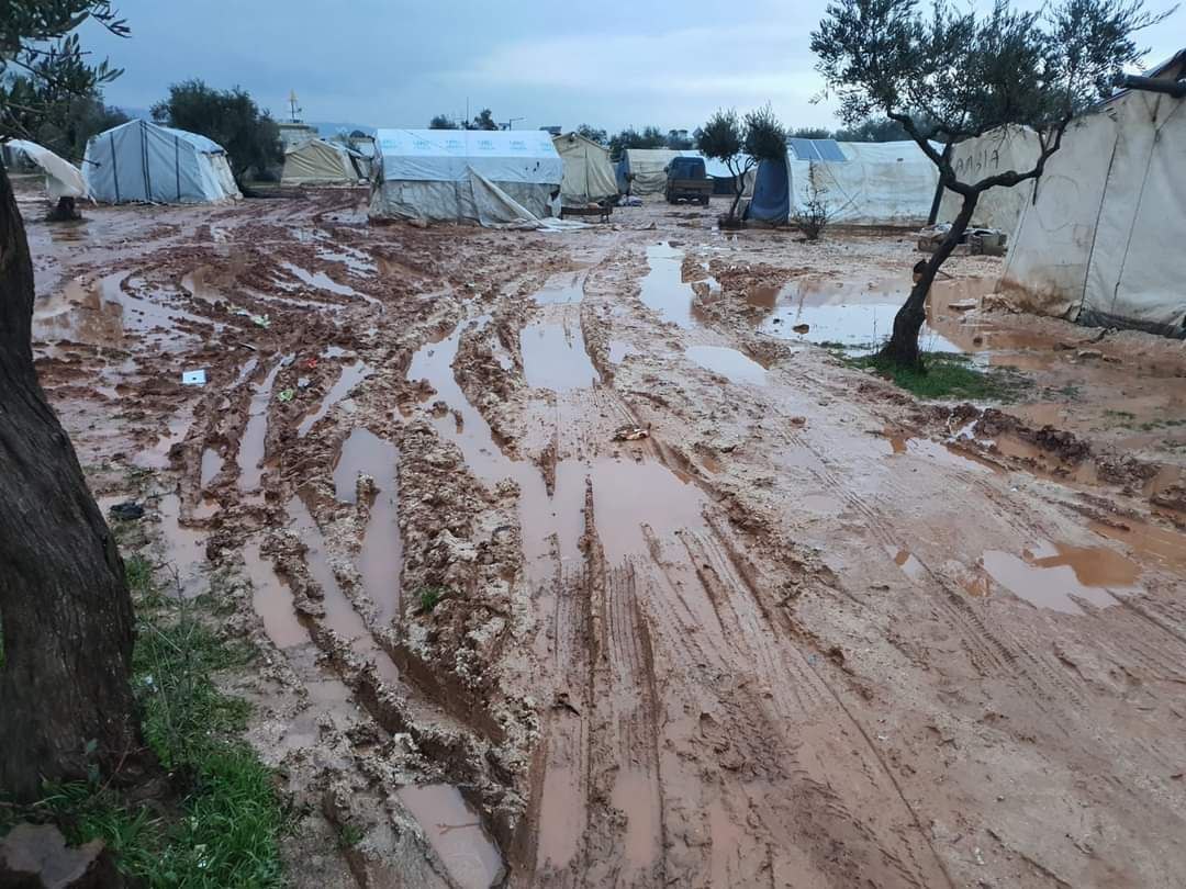 المصاعب العامة التي تواجه النازحين في مخيمات شمال غرب سوريا