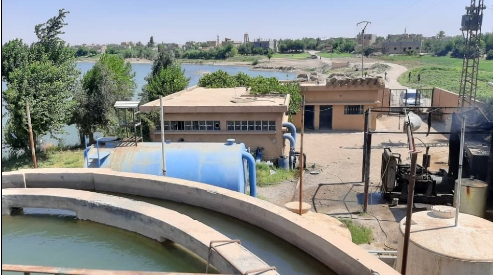 توقف محطات المياه في ريف دير الزور الشرقي يثير استياء الأهالي.