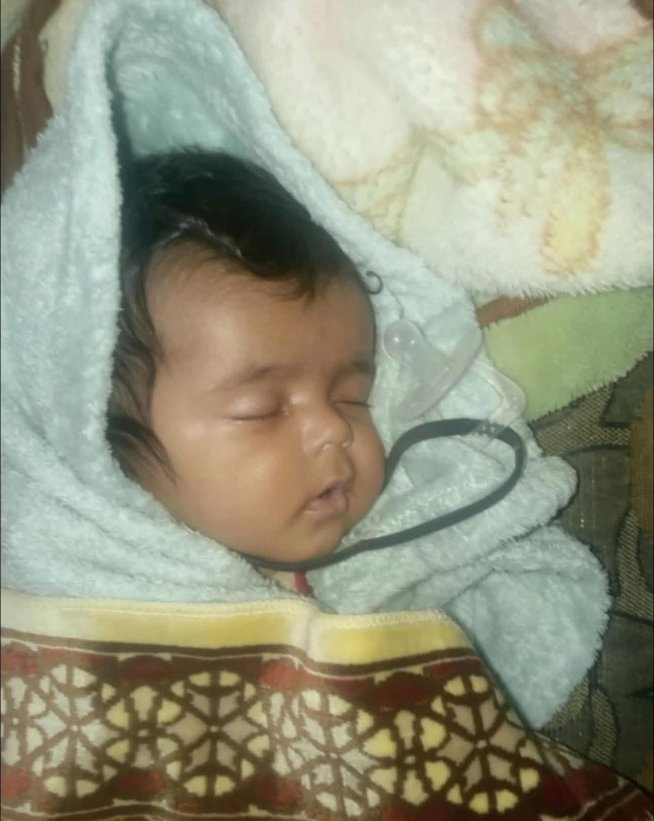 طفلة تُترك أمام مشفى في مدينة أبو حمام… تفاصيل صادمة وتحركات لكشف ذويها